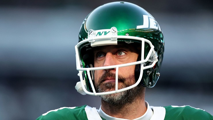 New York Jets har sparkat quarterbacken Aaron Rodgers i förväg